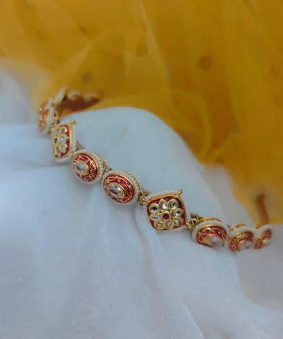 Glamaya Exquisite Kundan Bridal Hairband: Traditional Indian Elegance 1 GLAM-HA-KU-23-517175-30-10