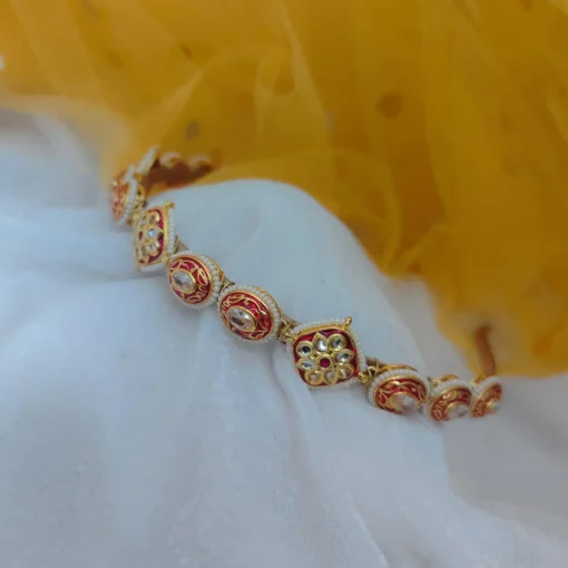 Glamaya Exquisite Kundan Bridal Hairband: Traditional Indian Elegance 1 GLAM-HA-KU-23-517175-30-10