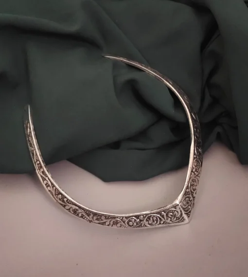 Glamaya Chic Silver Plated Oxidised Hasli Necklace 1 GLAM-NE-OX-65-489463-99-2