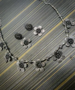 Glamaya Floral Elegance: Trendy Statement Jewelry Set 2 GLAM-CN-OX-20-200090-45-3
