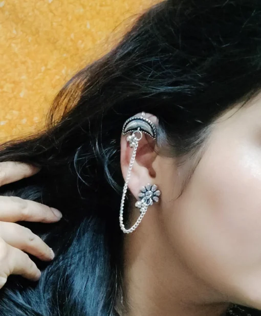 Glamaya Chic Gold Half Moon Chain Earclips 2 GLAM-ER-OX-6F7-942179-15-9 Glamaya Chic Gold Half Moon Chain Earclips 2 GLAM-ER-OX-6F7-942179-15-9