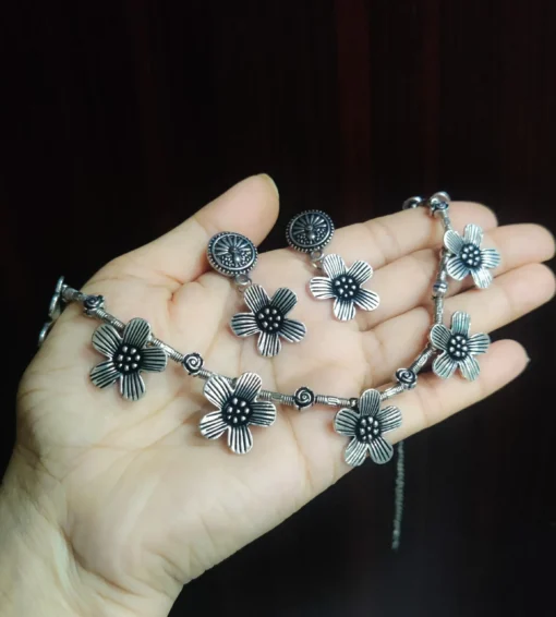 Glamaya Floral Elegance: Trendy Statement Jewelry Set 3 GLAM-CN-OX-20-200090-45-3 Glamaya Floral Elegance: Trendy Statement Jewelry Set 3 GLAM-CN-OX-20-200090-45-3