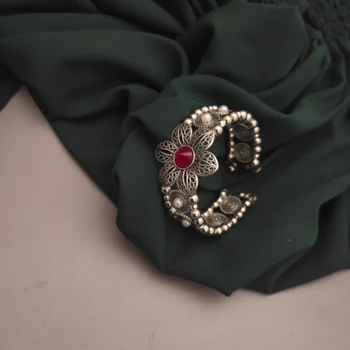 Glamaya Floral Pearl Adjustable Bracelet For Stylish Women 2 GLAM-BB-PE-25-255097-45-2 Glamaya Floral Pearl Adjustable Bracelet For Stylish Women 2 GLAM-BB-PE-25-255097-45-2