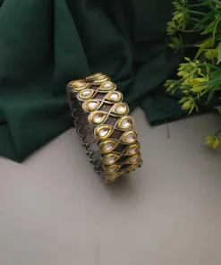 Glamaya Sparkling Kundan Stone Bangle - Stylish & Affordable Jewelry For Women 1 GLAM-BB-BR-48-213466-58-10