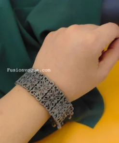 Glamaya "chic Black Oxidised Bracelet: Affordable Trendy Style!" 2 GLAM-BB-BP-12-039293-27-5