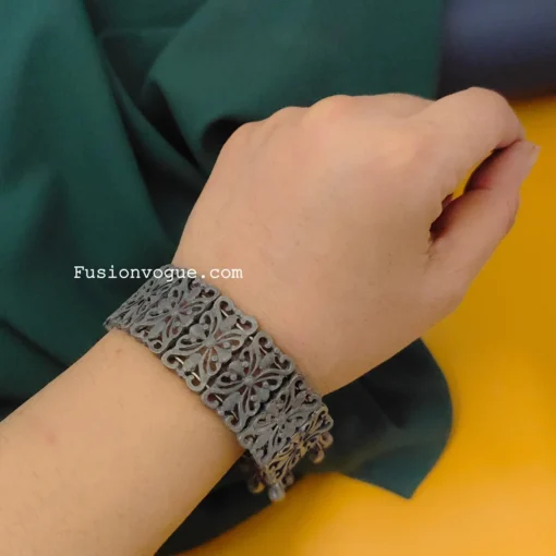 Glamaya “chic Black Oxidised Bracelet: Affordable Trendy Style!” 2 GLAM-BB-BP-12-039293-27-5 Glamaya "chic Black Oxidised Bracelet: Affordable Trendy Style!" 2 GLAM-BB-BP-12-039293-27-5