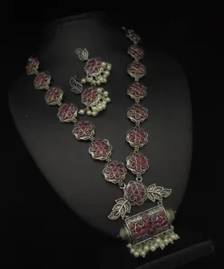 Glamaya Red Antique Oxidised Necklace Set: Trendy Silver Look 1 GLAM-CN-OX-37-321008-55-10