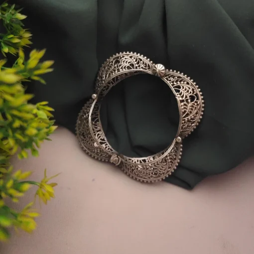 Glamaya Elegant Antique Silver Lookalike Bangle For Stylish Women 1 GLAM-BB-OX-66F7-681549-100-3