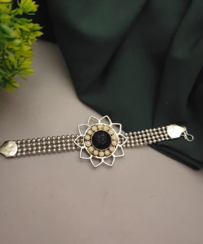 Glamaya Black Oxidised Flower Bracelet: Floral Elegance 1 GLAM-BB-OX-25-975733-41-4