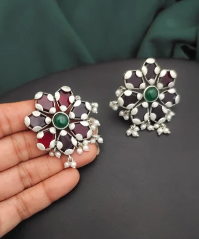 Glamaya Chic Monalisa Flower Silver Stud Earrings 2 GLAM-ER-OX-45-941354-75-4