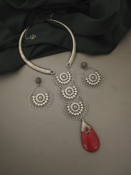 Glamaya Red Oxidised Tie Set: Trendy Necklace & Earrings 1 GLAM-CN-OX-60-065155-89-2