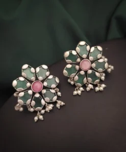 Glamaya Trendy Silver Monalisa Flower Stud Earrings 06 1 GLAM-ER-OX-18-028980-30-10