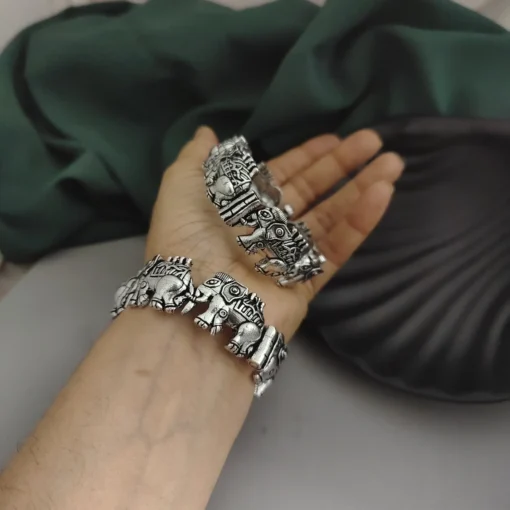 Glamaya Elephant Oxidised Bangles: Trendy & Screw Openable 3 GLAM-BB-OX-200-730864-275-2 Glamaya Elephant Oxidised Bangles: Trendy & Screw Openable 3 GLAM-BB-OX-200-730864-275-2