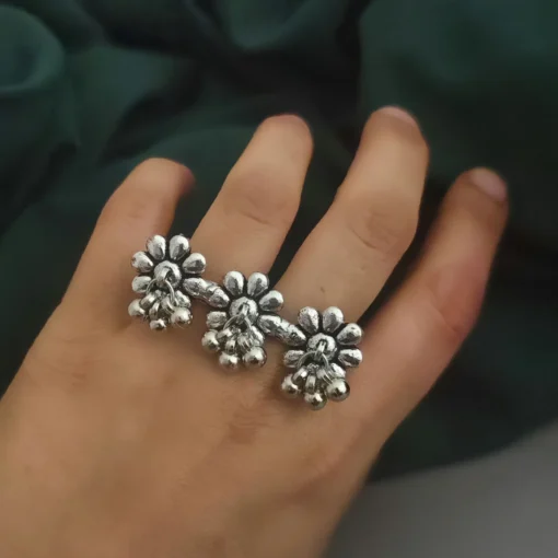 Glamaya Trendy Adjustable Oxidised Double Finger Ring For Women 3 GLAM-RI-OX-8F3-627839-15-6 Glamaya Trendy Adjustable Oxidised Double Finger Ring For Women 3 GLAM-RI-OX-8F3-627839-15-6