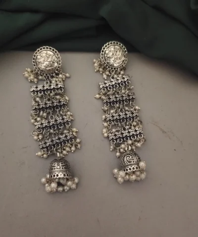 Glamaya Stunning Alia Inspired Pearl Jhumka Earrings 1 GLAM-ER-PE-15-759776-25-6