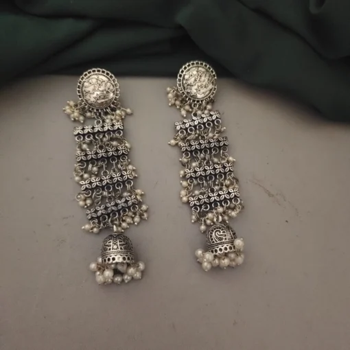 Glamaya Stunning Alia Inspired Pearl Jhumka Earrings 1 GLAM-ER-PE-15-759776-25-6