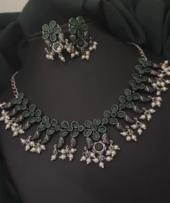 Glamaya Green Oxidized Choker Set With Earrings 1 GLAM-CN-OX-32-344521-60-5