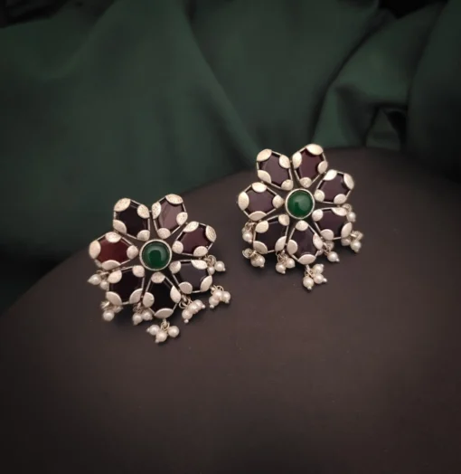 Glamaya Chic Monalisa Flower Silver Stud Earrings 1 GLAM-ER-OX-45-941354-75-4
