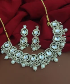 Glamaya Elegant Kundan Pearl Choker Set: Perfect For Weddings! 1 GLAM-CN-PE-90-894879-150-2