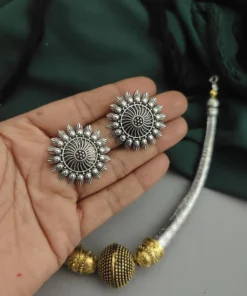Glamaya Stylish Two Tone Hasli Necklace Set With Earrings 2 GLAM-CN-TT-60-339457-100-3