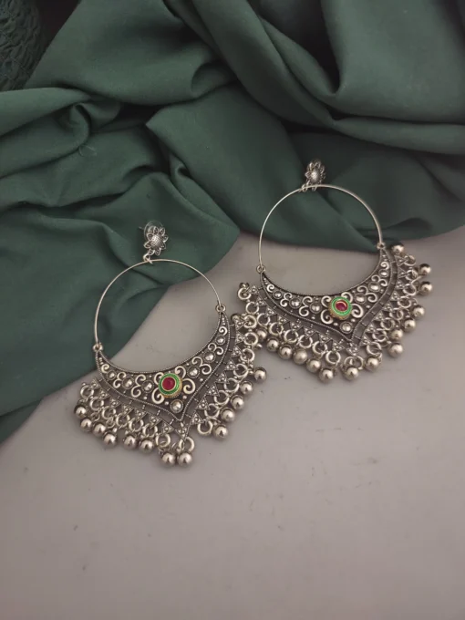 Glamaya Stylish Lightweight Chandbali Earrings With Pearl Detail 1 GLAM-ER-OX-9-281727-15-10