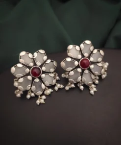 Glamaya Chic Flower-shaped Silver Stud Earring - Stylish & Affordable 1 GLAM-ER-OX-45-428438-75-4