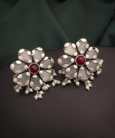 Glamaya Chic Flower-shaped Silver Stud Earring - Stylish & Affordable 1 GLAM-ER-OX-45-428438-75-4