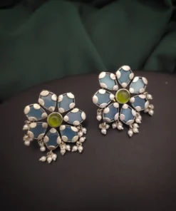 Glamaya Silver Monalisa Flower Stud Earring: Elegant Floral Style! 1 GLAM-ER-OX-60-957971-100-3