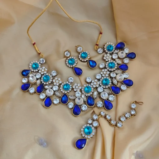 Glamaya Elegant Traditional Kundan Choker Set 2 GLAM-CN-KS-175-219989-275-2 Glamaya Elegant Traditional Kundan Choker Set 2 GLAM-CN-KS-175-219989-275-2