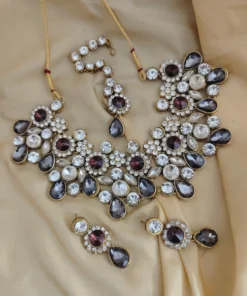 Glamaya Elegant Traditional Kundan Choker Set 5 GLAM-CN-KS-175-219989-275-2 Glamaya Elegant Traditional Kundan Choker Set 5 GLAM-CN-KS-175-219989-275-2