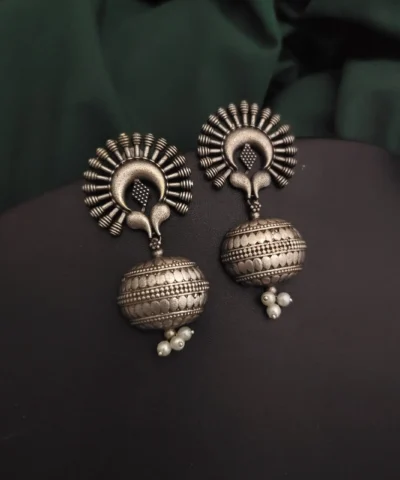 Glamaya Stunning Silver Lookalike Jhumka Earring - Perfect For Weddings & Parties! 1 GLAM-ER-OX-30-525548-49-5