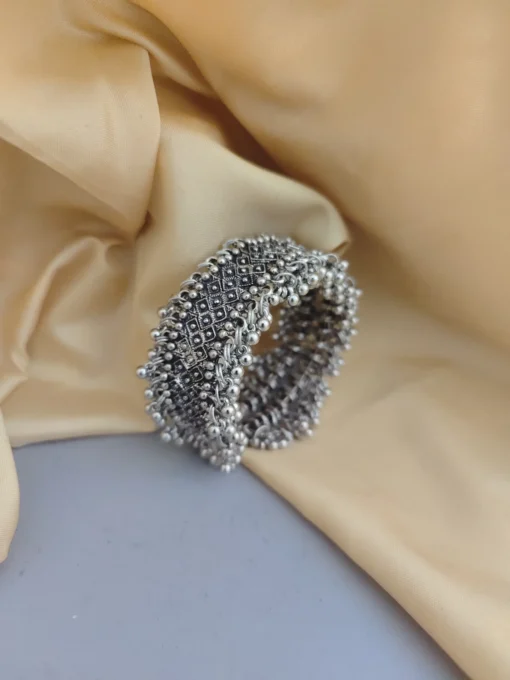 Glamaya Stylish Oxidised Ghungroo Bracelet For Women 2 GLAM-BB-OX-40-094995-71-2 Glamaya Stylish Oxidised Ghungroo Bracelet For Women 2 GLAM-BB-OX-40-094995-71-2