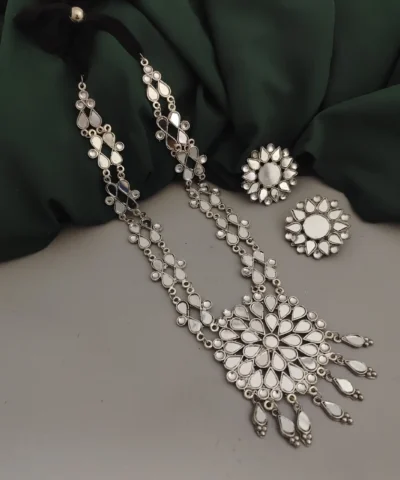 Glamaya Elegant Oxidised Mirror Necklace Set With Long Earrings 2 GLAM-CN-MI-53F3-516346-100-3