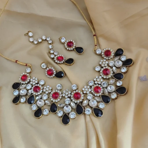 Glamaya Elegant Traditional Kundan Choker Set 4 GLAM-CN-KS-175-219989-275-2 Glamaya Elegant Traditional Kundan Choker Set 4 GLAM-CN-KS-175-219989-275-2