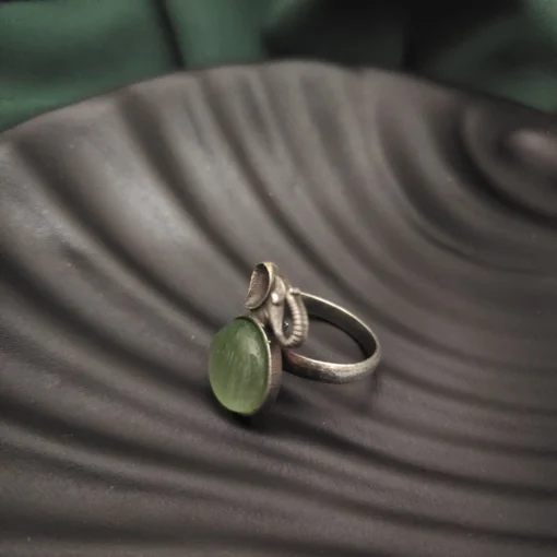 Glamaya Green Elephant Adjustable Ring - Unique Silver Lookalike Jewelry 1 GLAM-RI-OX-40-728239-71-2