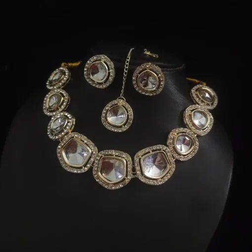 Glamaya Traditional Kundan Choker Set With Maangtikka 1 GLAM-CN-KU-25-008959-41-4