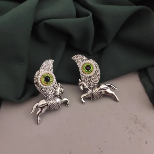 Glamaya Chic Black Oxidised Horse Stud Earrings 1 GLAM-ER-OX-20-950525-45-3