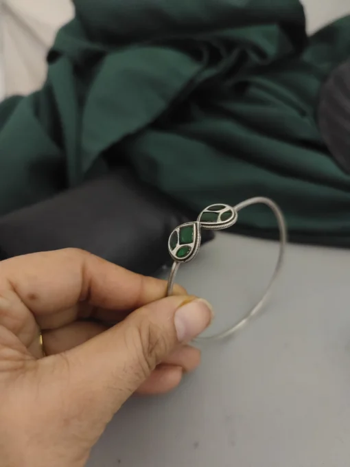 Glamaya Trendy Kundan-inspired Adjustable Silver Bracelet 2 GLAM-BB-KU-65-230418-99-2 Glamaya Trendy Kundan-inspired Adjustable Silver Bracelet 2 GLAM-BB-KU-65-230418-99-2