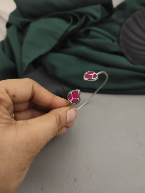 Glamaya Adjustable Kundan Silver Bracelet: Ethnic Elegance For Women 2 GLAM-BB-KU-65-606628-99-2 Glamaya Adjustable Kundan Silver Bracelet: Ethnic Elegance For Women 2 GLAM-BB-KU-65-606628-99-2