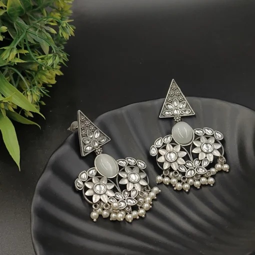 Glamaya Elegant Monalisa Stone Earrings: Trendy Silver Style 1 GLAM-ER-ST-30-206005-49-5