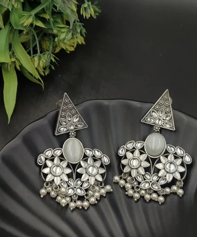 Glamaya Elegant Monalisa Stone Earrings: Trendy Silver Style 2 GLAM-ER-ST-30-206005-49-5
