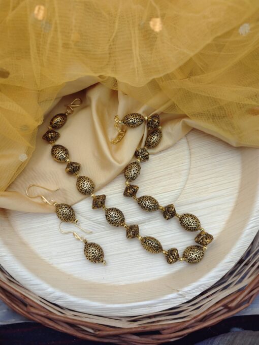 Glamaya Chic Gold Beads Balls Necklace Earrings Set 3 GLAM-CN-BE-232F5-953102-290-2 Glamaya Chic Gold Beads Balls Necklace Earrings Set 3 GLAM-CN-BE-232F5-953102-290-2