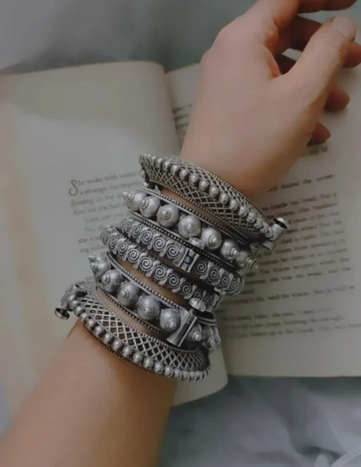 Glamaya 6-piece Silver Replica Bangles Set – Trendy & Affordable For Women 2 GLAM-CB-OX-690-208255-725-2 Glamaya 6-piece Silver Replica Bangles Set - Trendy & Affordable For Women 2 GLAM-CB-OX-690-208255-725-2