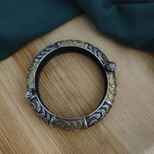 Glamaya Stylish Two-tone Silver Replica Bangle For Women 2 GLAM-BB-TT-22-074419-30-10 Glamaya Stylish Two-tone Silver Replica Bangle For Women 2 GLAM-BB-TT-22-074419-30-10