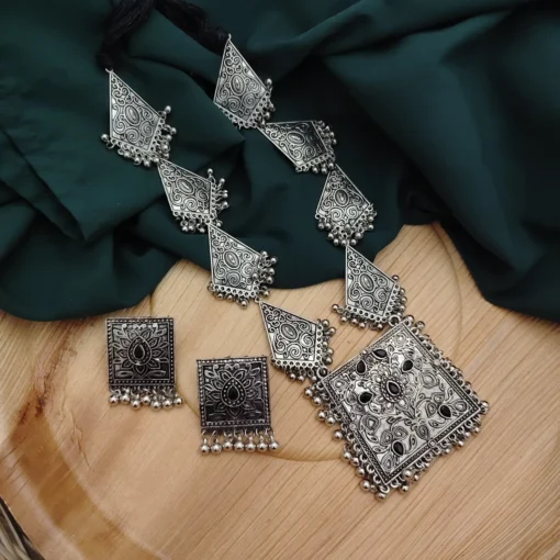 Glamaya Oxidised Necklace Earring Set 1 GLAM-CN-OX-30-909404-49-5