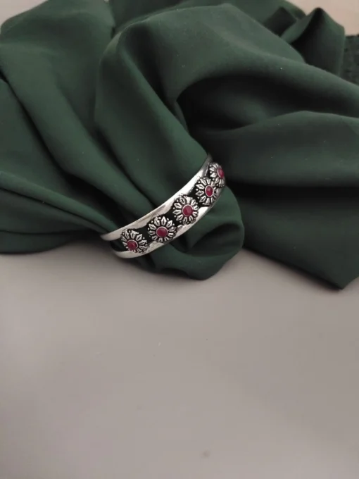 Glamaya Oxidised Adjustable Flower Bracelet 11 GLAM-BB-OX-9-348166-17-5 Glamaya Oxidised Adjustable Flower Bracelet 11 GLAM-BB-OX-9-348166-17-5