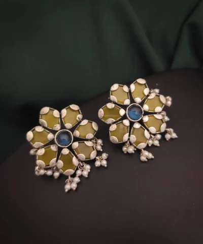 Glamaya Silver Lookalike Monalisa Flower Stud Earring 04 1 GLAM-ER-OX-18-903516-30-10