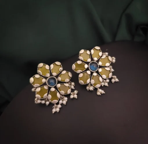 Glamaya Silver Lookalike Monalisa Flower Stud Earring 04 1 GLAM-ER-OX-18-903516-30-10