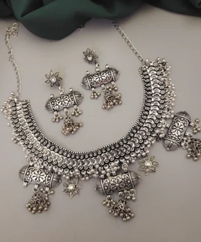Glamaya Oxidised Fusion Jantar Choker Necklace Earrings Set 1 GLAM-CN-OX-22-026044-25-10