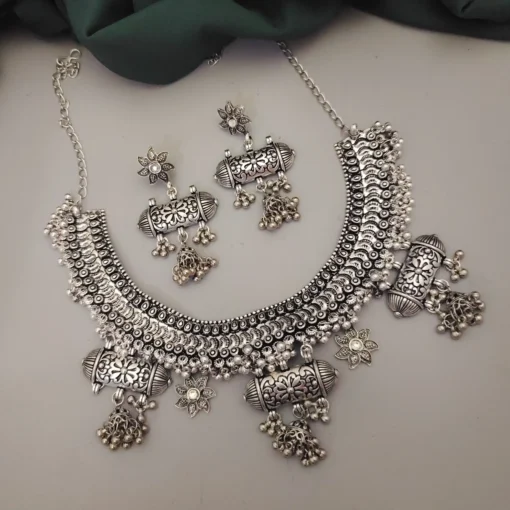 Glamaya Oxidised Fusion Jantar Choker Necklace Earrings Set 1 GLAM-CN-OX-22-026044-25-10